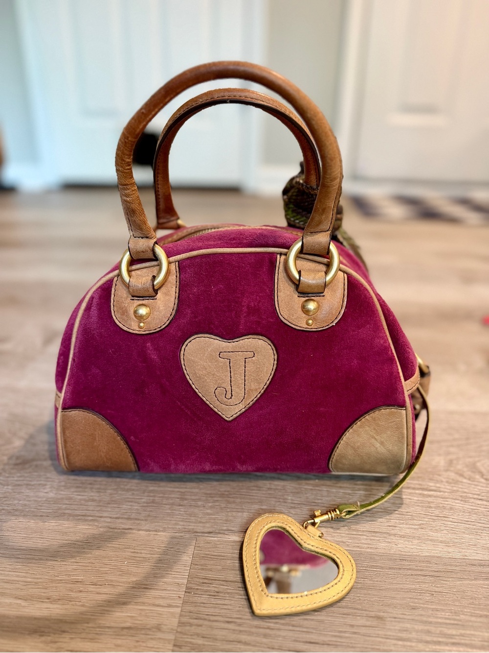RARE Vintage Y2K Juicy Couture Velour "J" Heart Boston Bag + Pom & Mirror (2004) - Picture 4 of 16